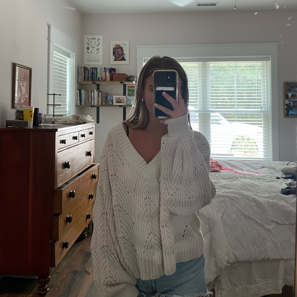 Small American Eagle Sweater